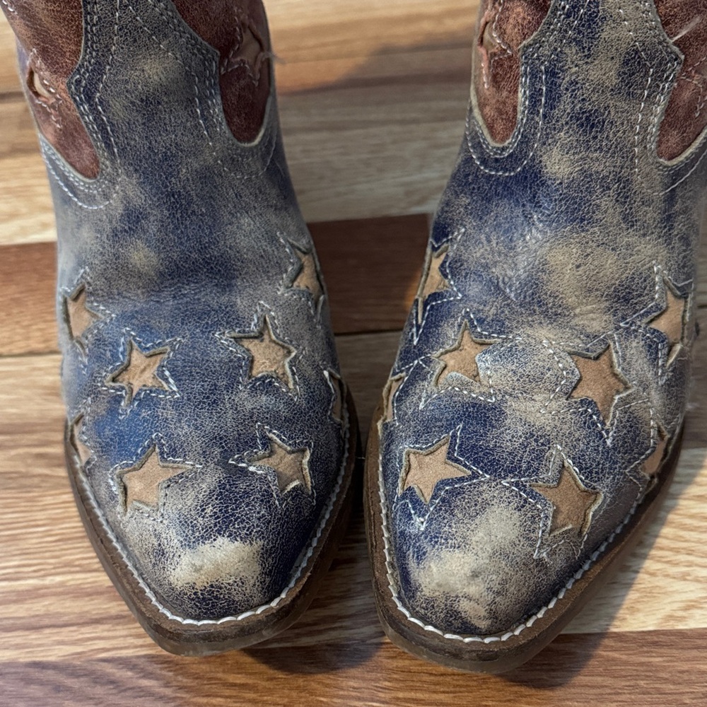 Dingo Distressed Brown and Blue Star Ankle Boots - Picture 2 of 9